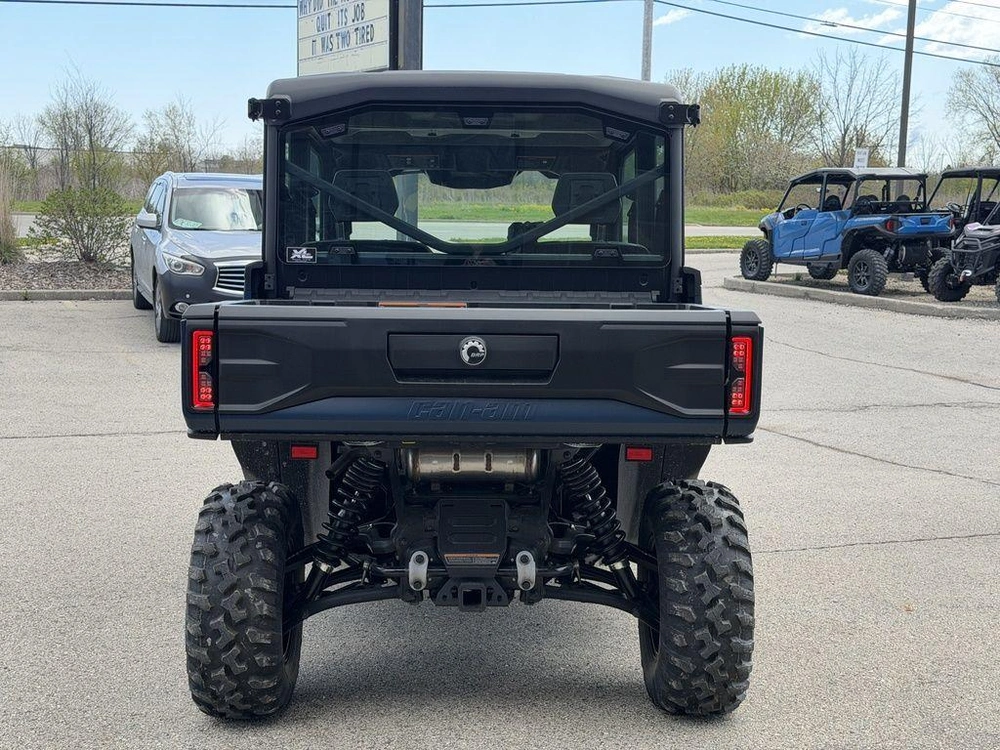 2026 Can-am Defender Max Xt Cab Hd11 With 10.25 In.display alt