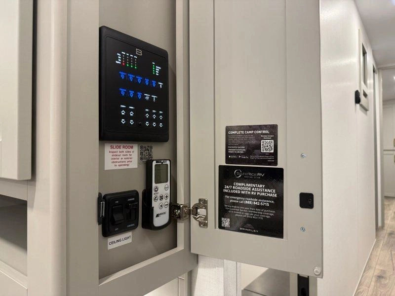 2026 Brinkley Model Z Z3610 alt