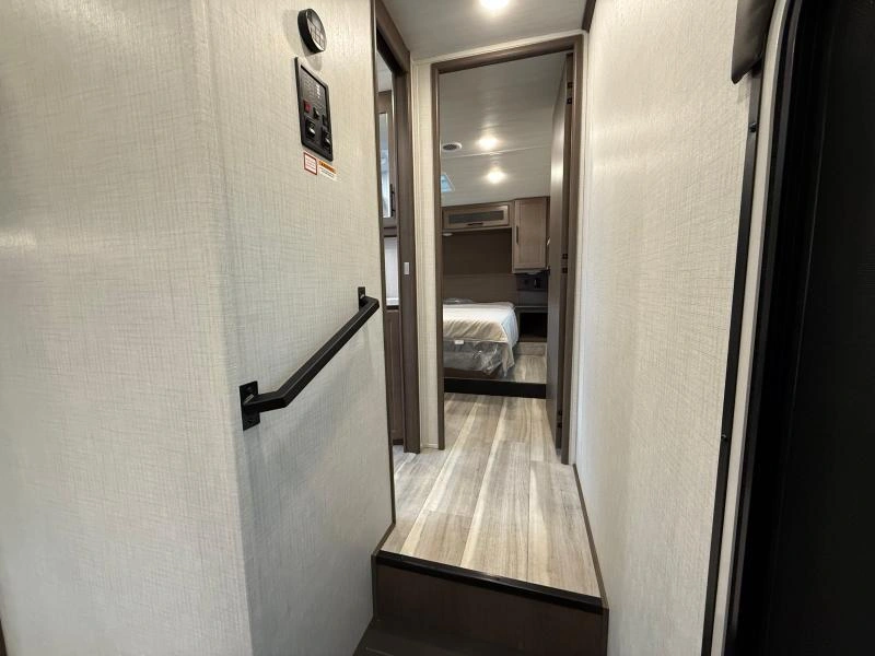 Keystone Rv Cougar 2400re 2026 alt