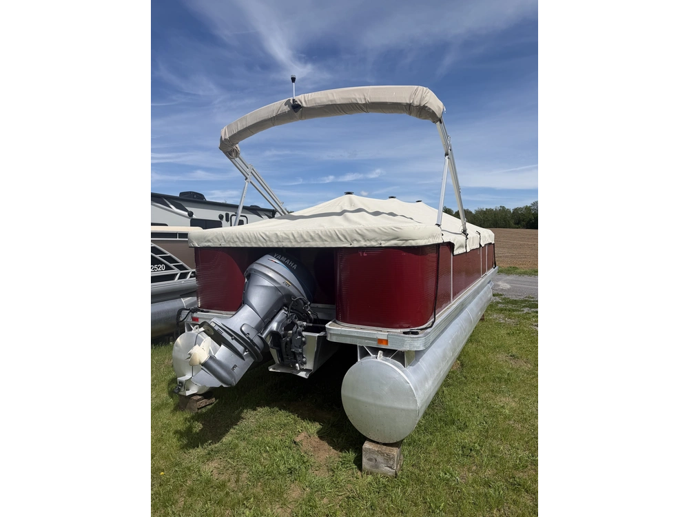 2020 Godfrey Marine Sweetwater alt