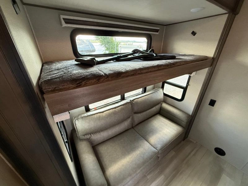 Grand Design Solitude 378mbs 2022 alt