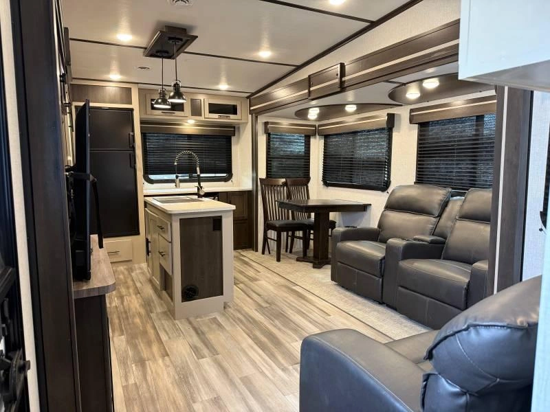 Crossroads Cruiser 28rd 2022 alt