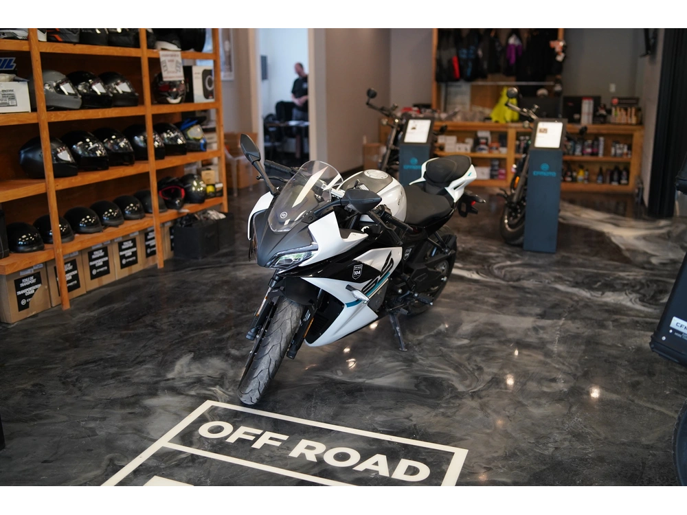 2024 Cfmoto 300 Ss alt