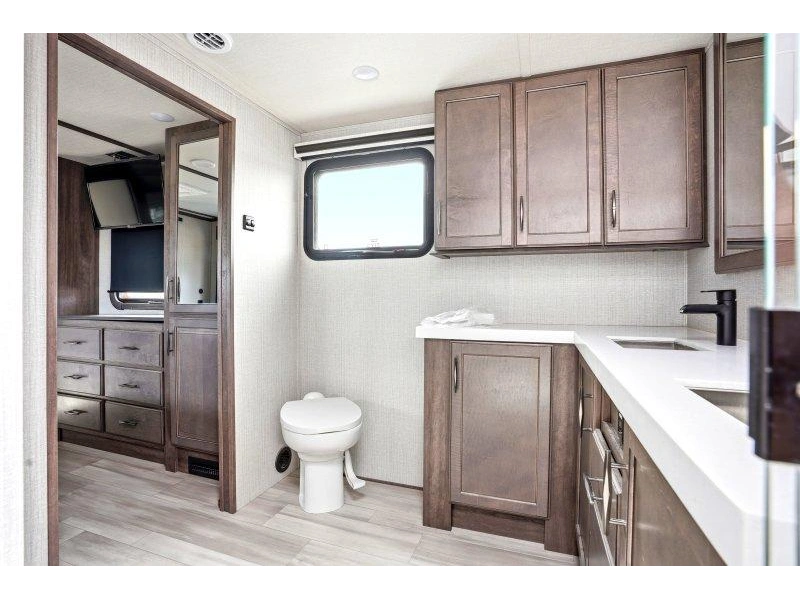 Grand Design Solitude 380fl 2022 alt