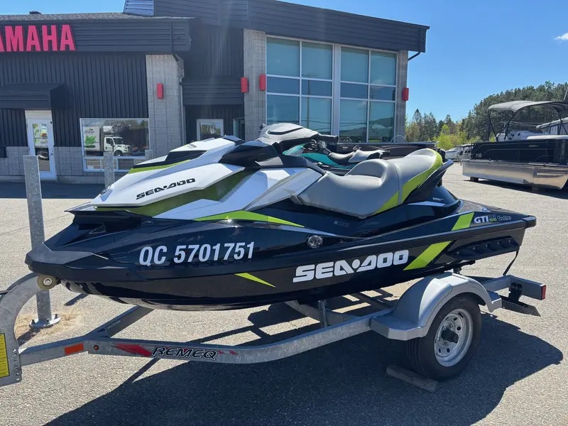 2017 Sea-Doo GTI SE 155 thumbnail 7