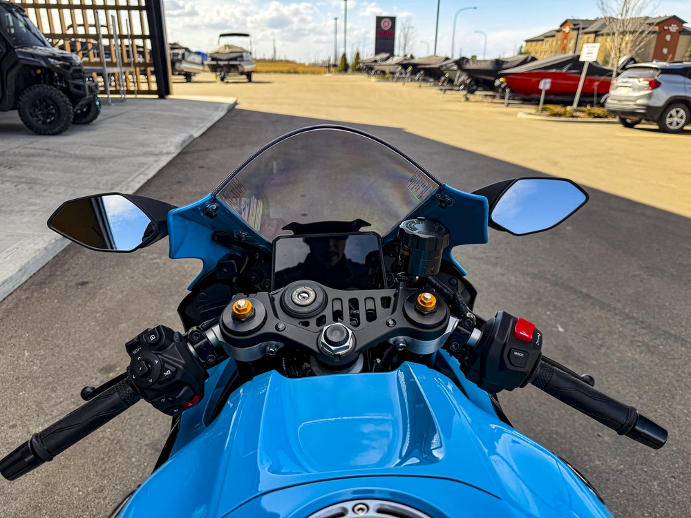 2026 Yamaha R7 alt