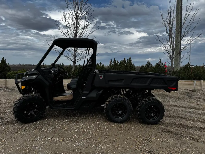 2026 Can-Am Defender 6x6 XT HD10