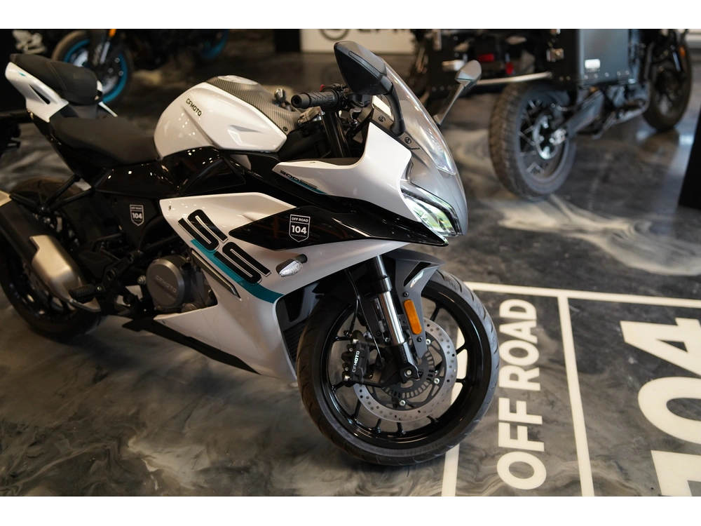 2024 Cfmoto 300 Ss alt
