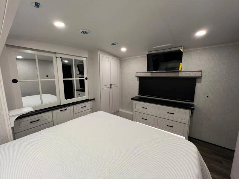 Jayco North Point 381ckre 2025 alt