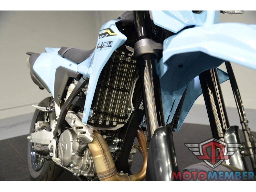 2025 Suzuki Dr-z4sm alt