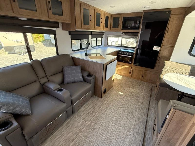 Coachmen Freedom Express 274rks 2025 alt