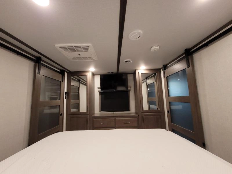 Grand Design Solitude 380fl 2023 alt