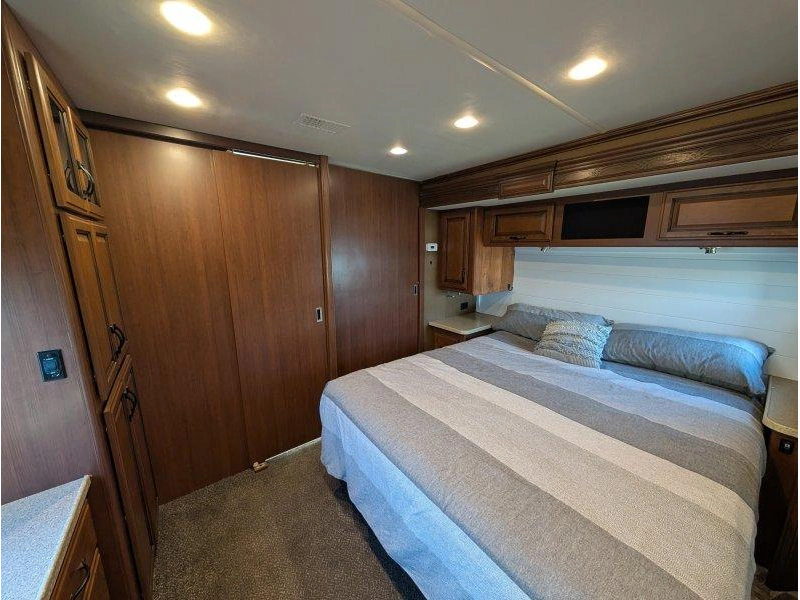 Fleetwood Expedition 38b 2012 alt
