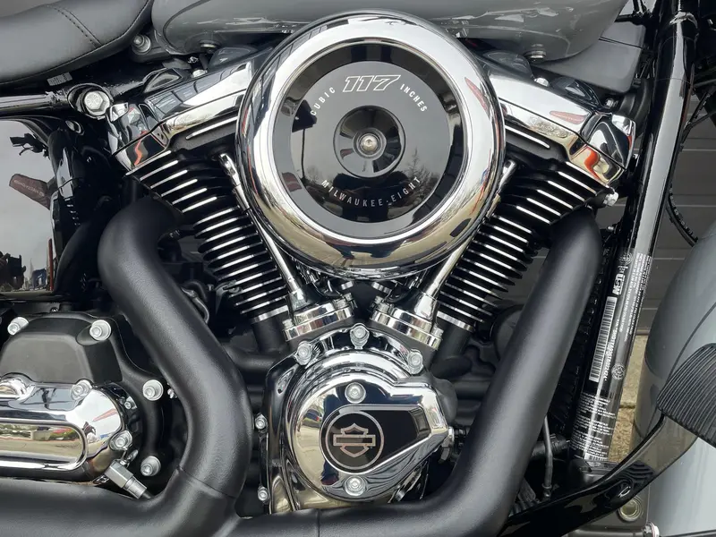 2026 Harley-Davidson FLHC - Heritage Classic thumbnail 3
