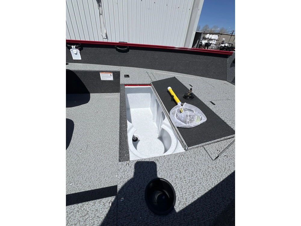 2026 Lund Boat Co 1650 Rebel Tiller alt