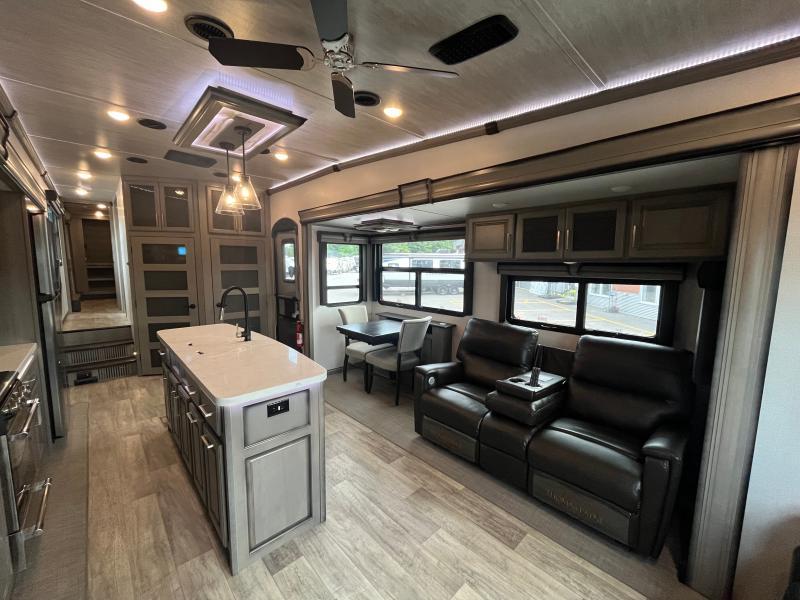 2021 Keystone RV Montana thumbnail 8