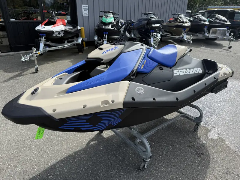 2025 Sea-Doo SPARK™ 1UP TRIXX-90 thumbnail 3