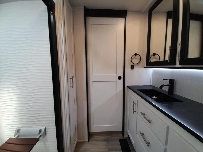 Forest River Cedar Creek 380rl 2024 alt