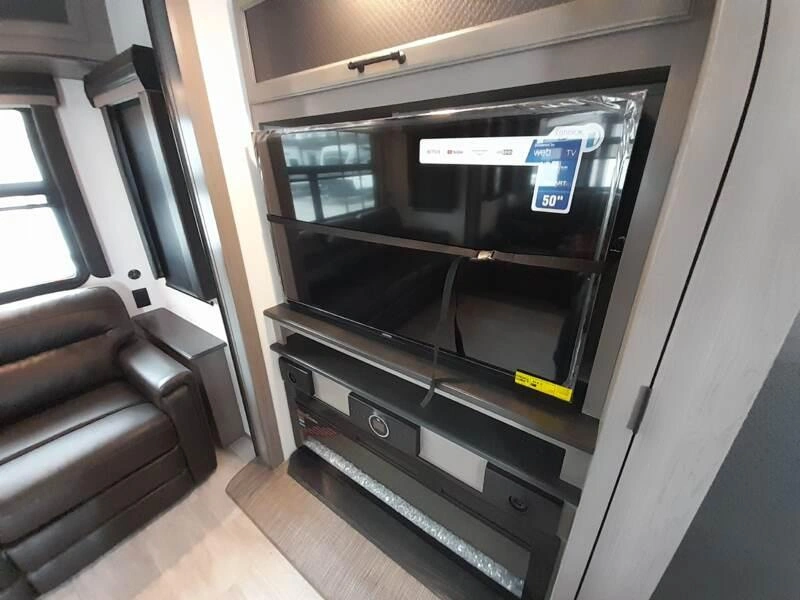 Keystone Rv Montana 3857br 2023 alt