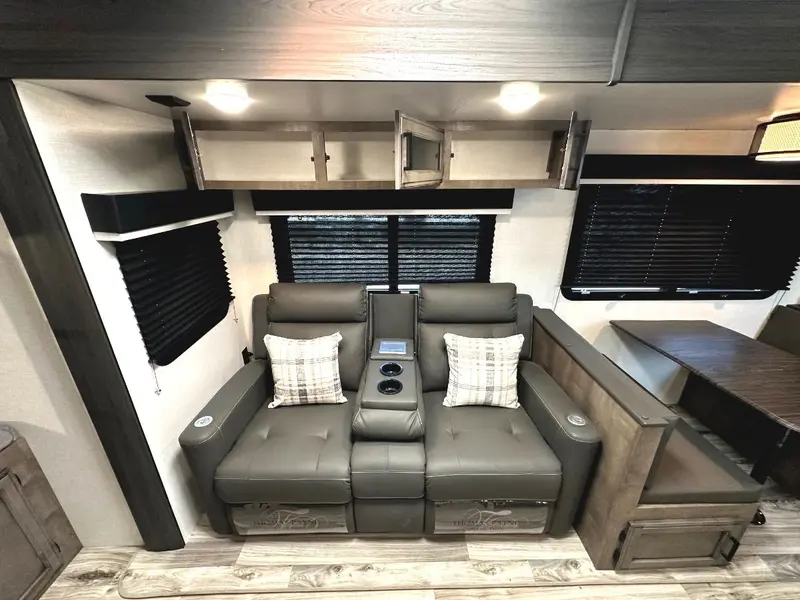 2023 Venture RV Sporttrek 312VBH thumbnail 27