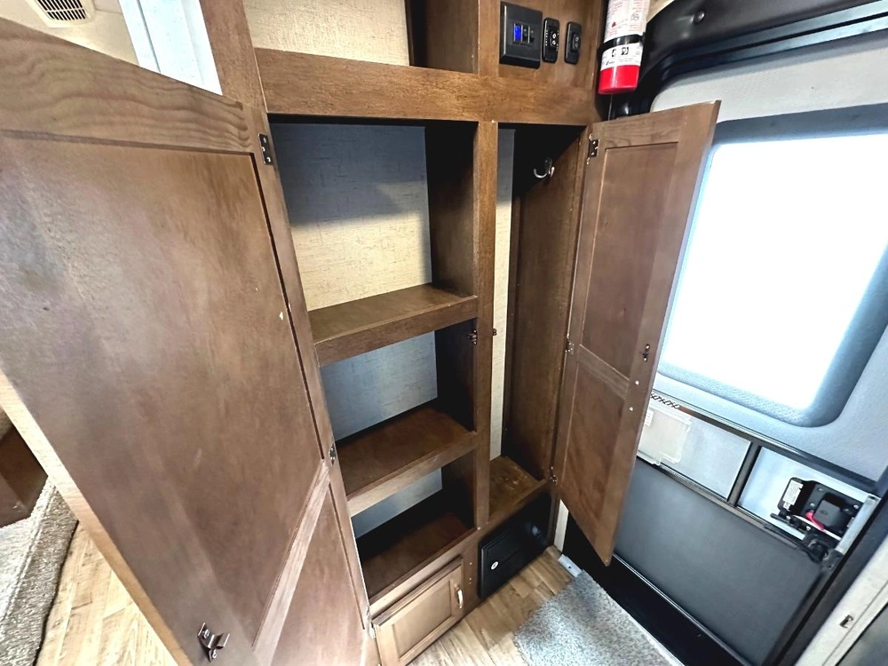 2018 Venture Rv Sonic Lite 167vms alt