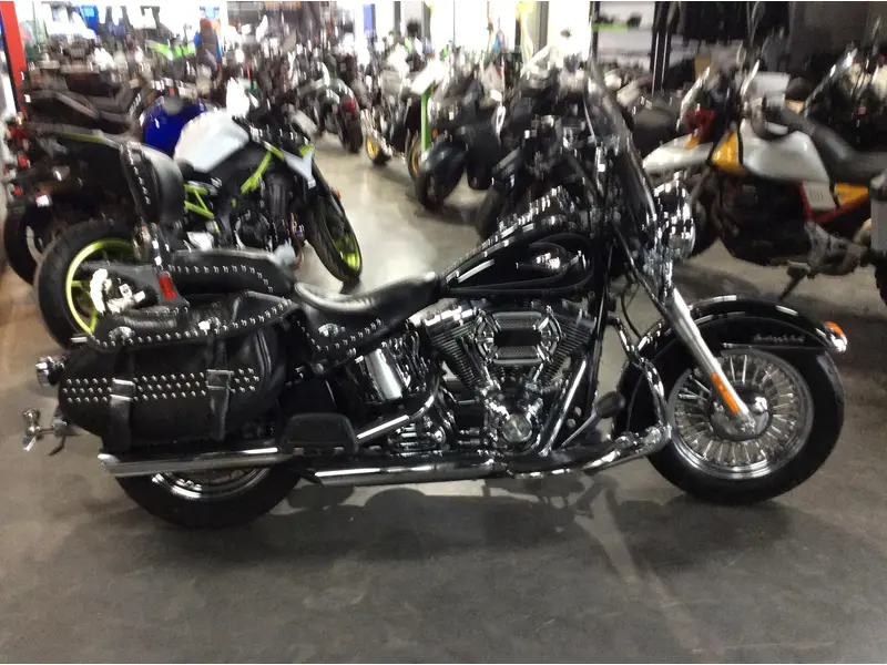 2011 Harley-Davidson Softail Heritage FLSTC Abs thumbnail 2