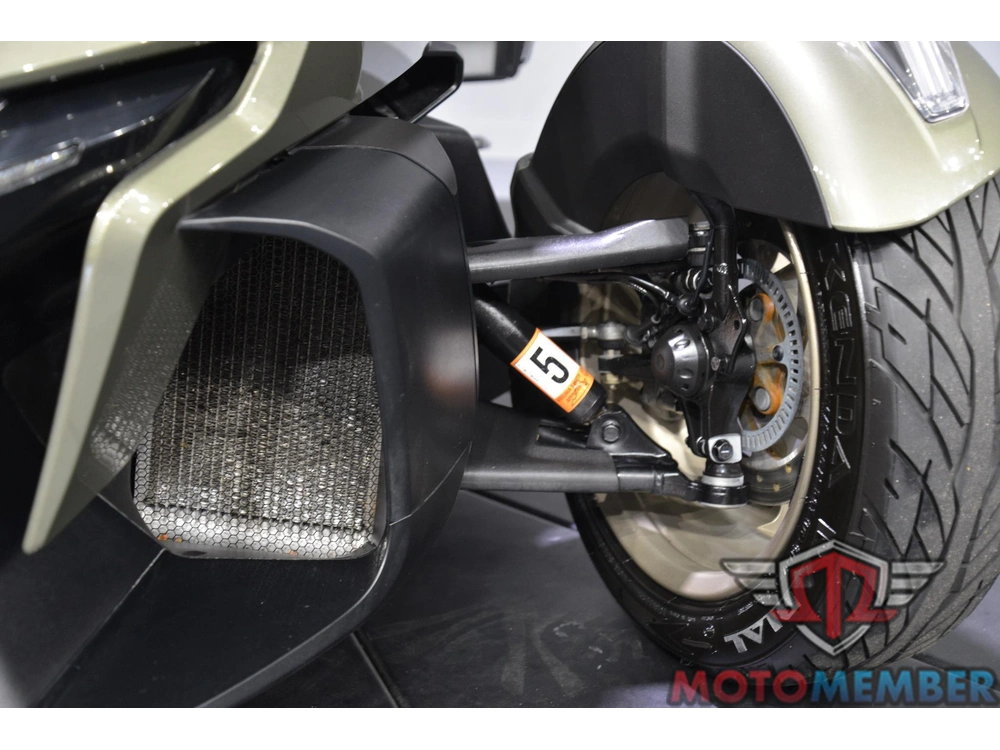 2021 Can-am Spyder Rt Sea-to-sky alt