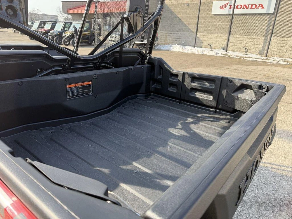 2025 Honda Pioneer 1000 Deluxe alt