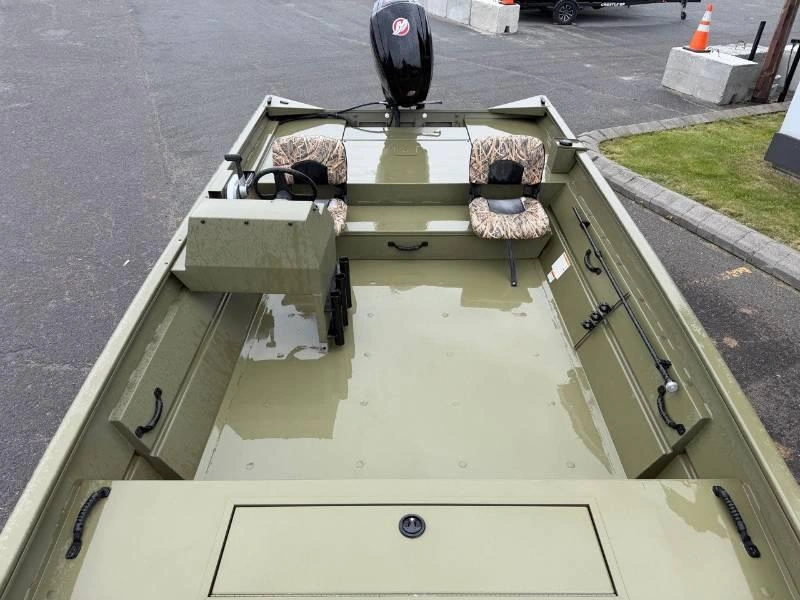 Crestliner 2070 Retriever Side 2026 alt