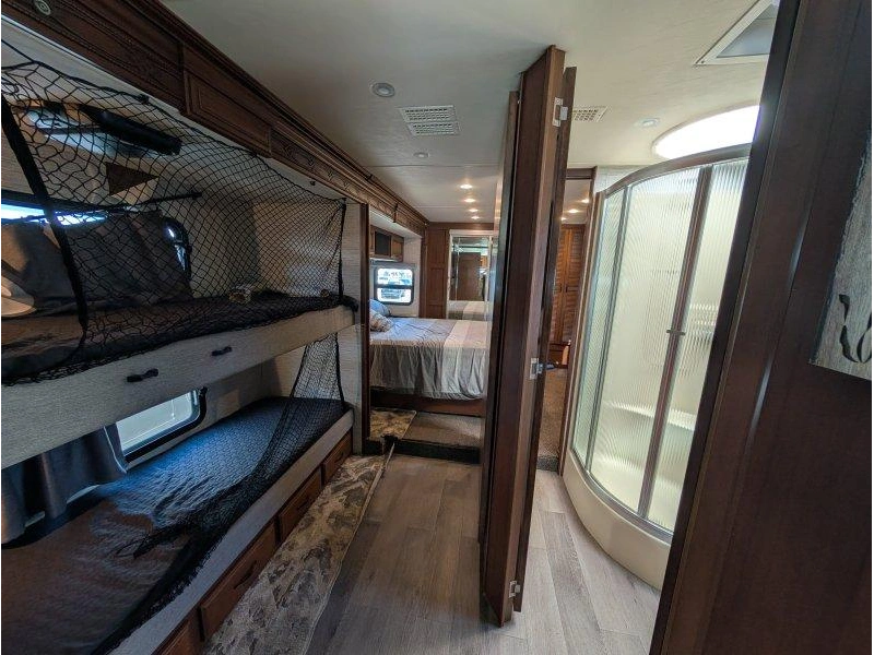 Fleetwood Expedition 38b 2012 alt