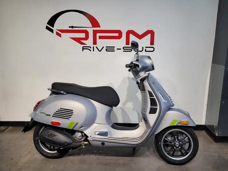 2024 VESPA GTS 300 SUPER TECH *2.99% / 60 mois💳