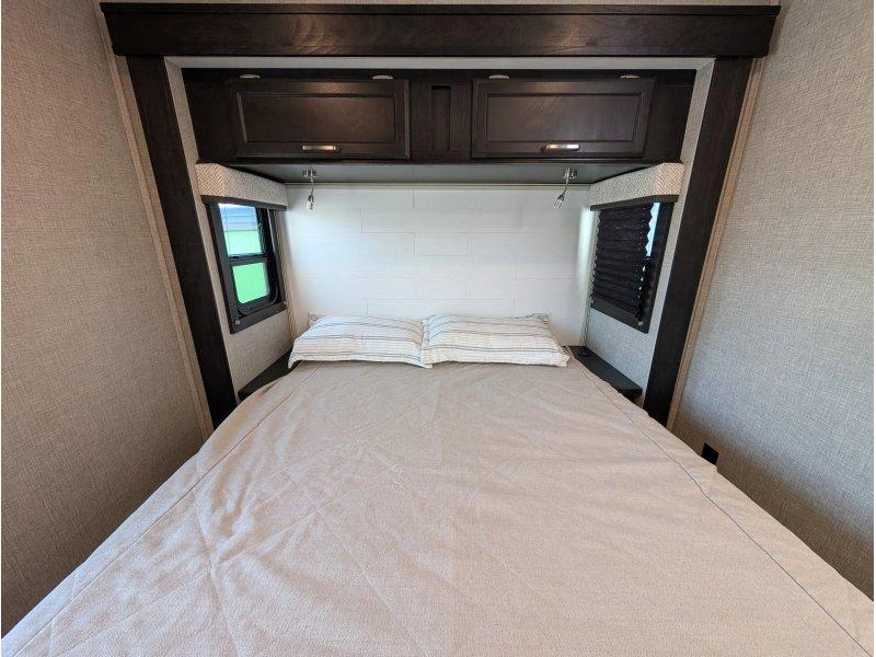 2023 Entegra Odyssey 29v alt