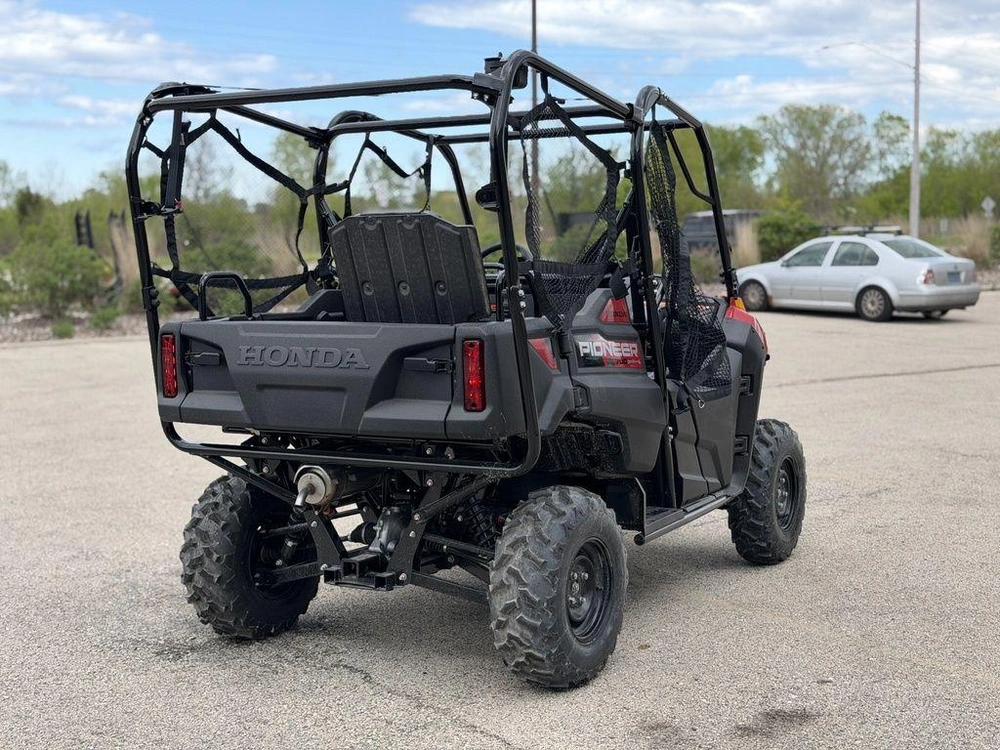 2026 Honda Pioneer 700 alt
