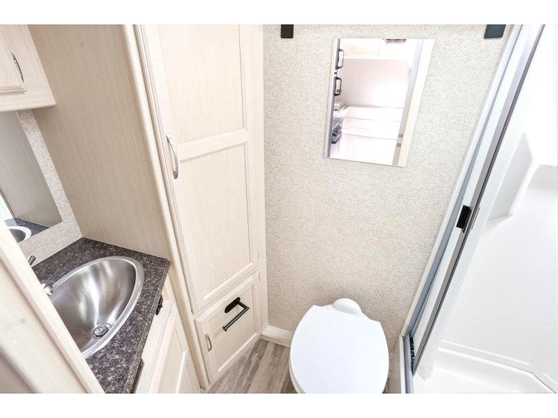 Winnebago Micro Minnie 2106fbs 2018 alt