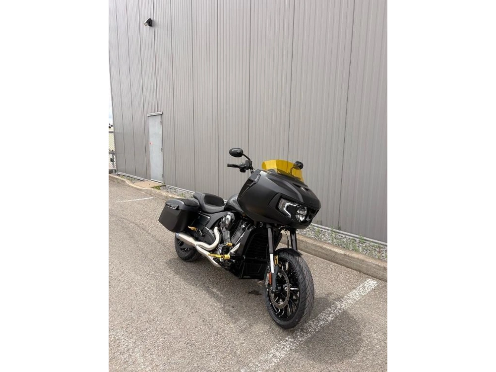 Indian Motorcycle Challenger Dark Horse + 112 & Audio Package 2026 alt