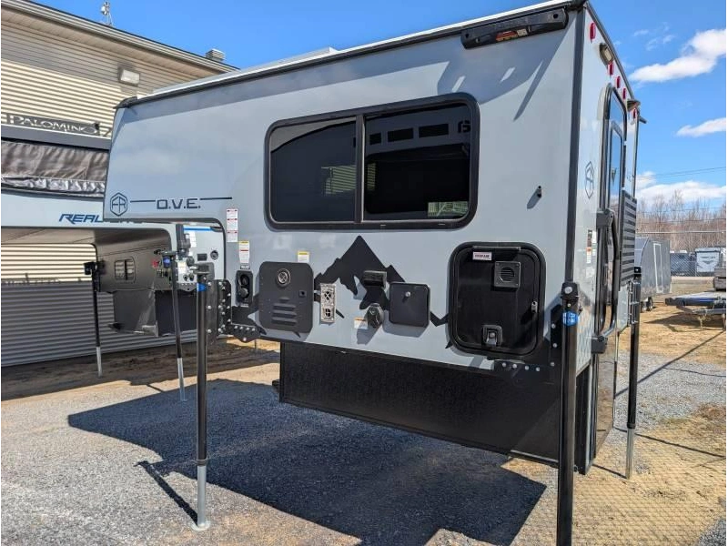 2026 Palomino Real Lite 580h alt