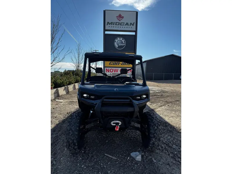 2026 Can-Am Defender XT HD11 with 10.25" thumbnail 5