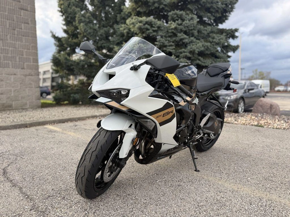2026 Kawasaki Ninja® Zx™-6r alt