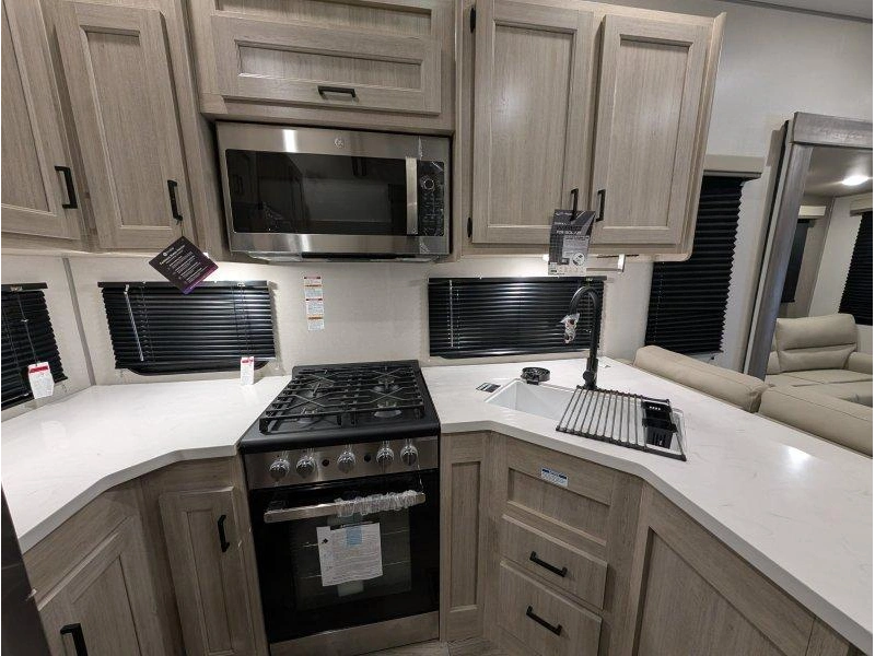 Coachmen Catalina 44condo 2026 alt