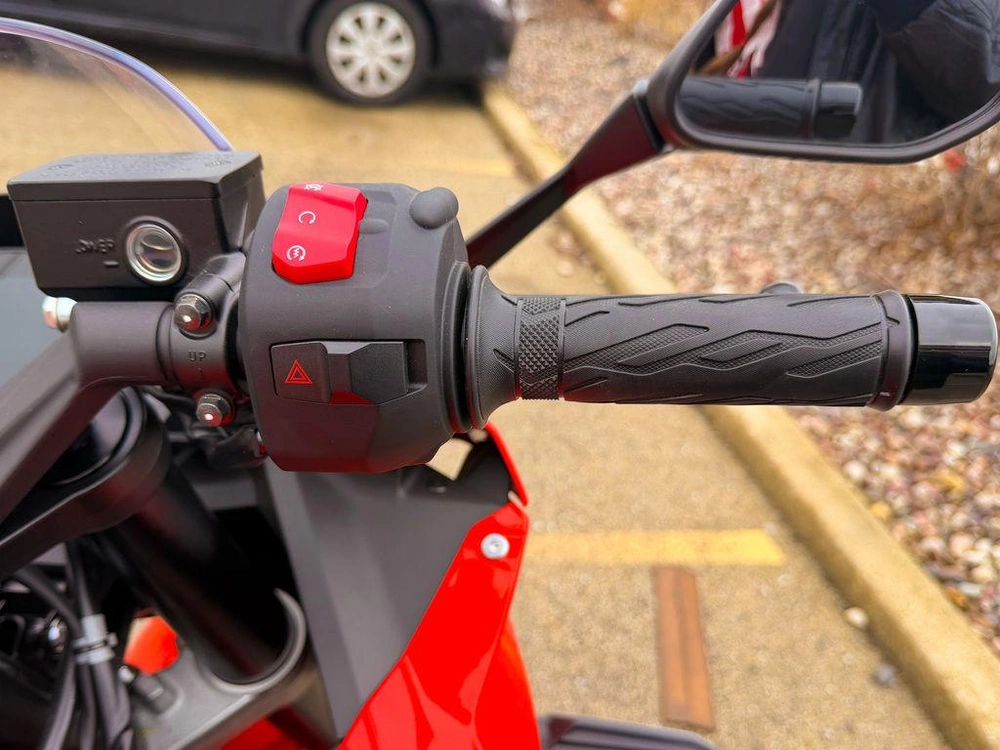 2026 Suzuki Gsx-8r alt