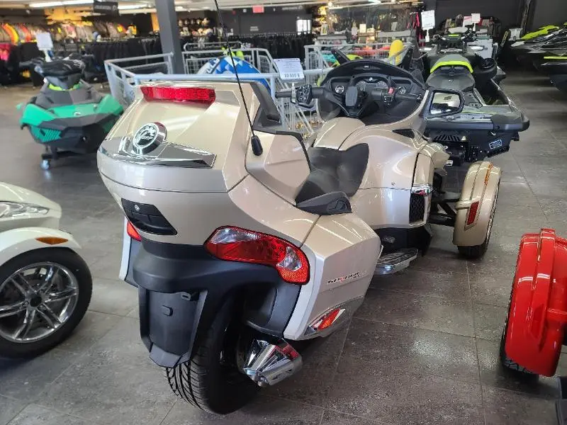 2017 Can-Am SPYDER RT LTD (SE6) CHAMPAGNE thumbnail 5