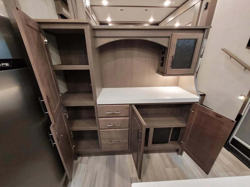 Grand Design Solitude 380fl 2023 alt