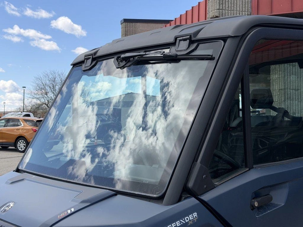 2026 Can-am Defender Max Xt Cab Hd11 With 10.25 In.display alt