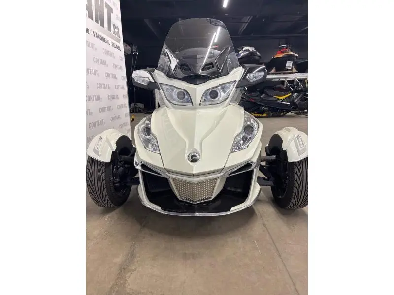2016 Can-Am Spyder RT Limited thumbnail 6