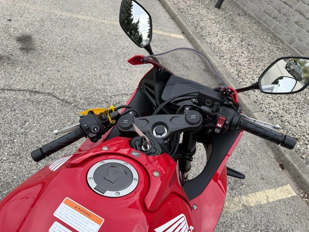 2026 Honda Cbr650r E-clutch alt