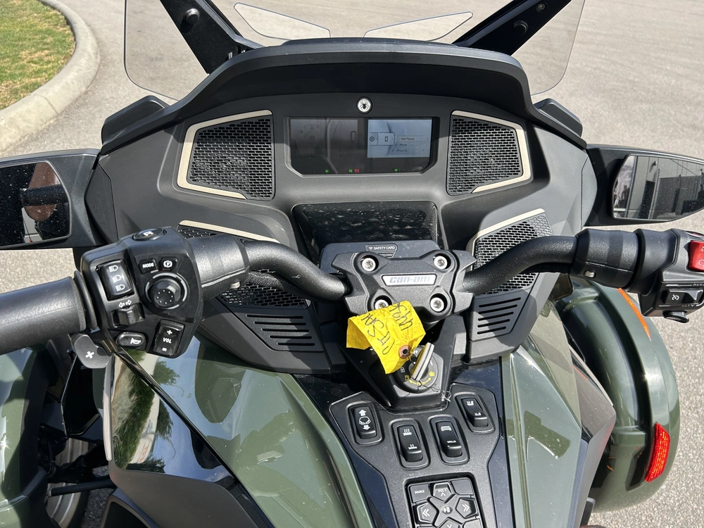 2023 Can-am Roadster Rt Limited alt