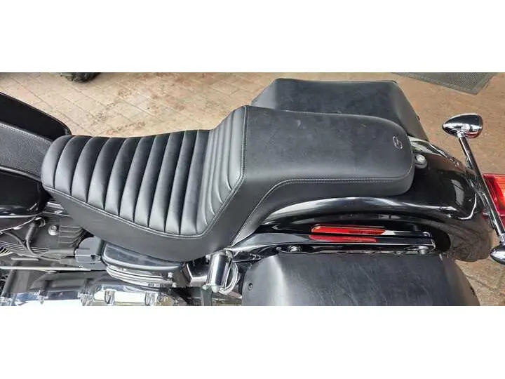 2010 Harley-Davidson DYNA SUPER GLIDE FXDC thumbnail 9