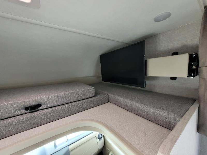 Thor Motor Coach Echelon Lc19 2025 alt