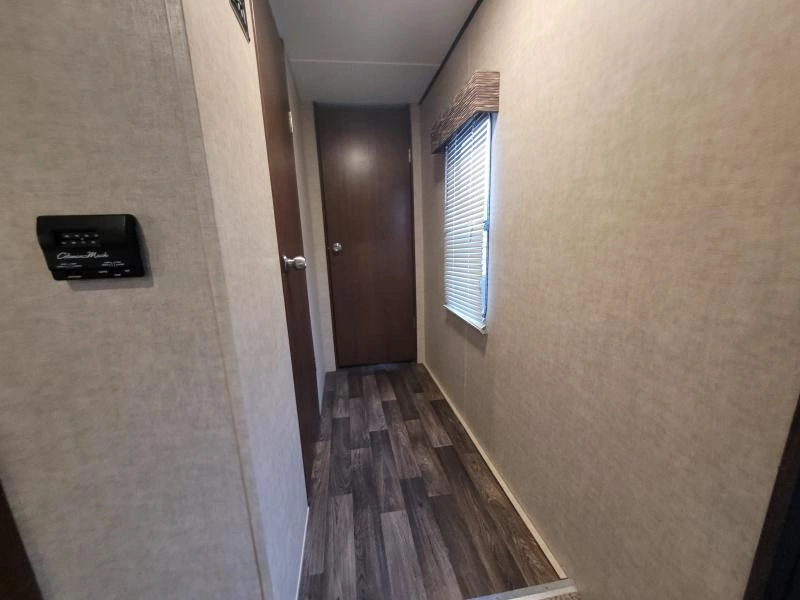 Keystone Rv Hideout 295bh 2017 alt