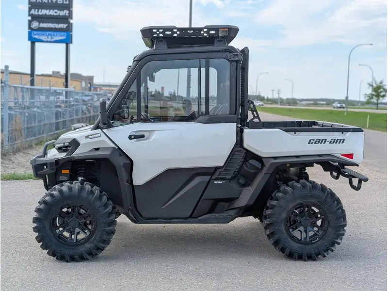 2026 Can-Am Defender Limited HD11 - White *DEMO* thumbnail 8